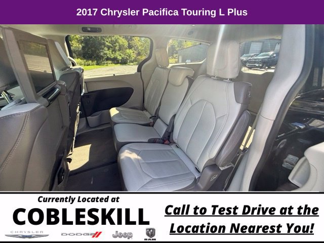 Used 2017 Chrysler Pacifica Touring-L Plus FWD image 9