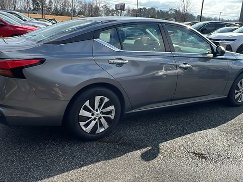 Used 2024 Nissan Altima 2.5 S image 8