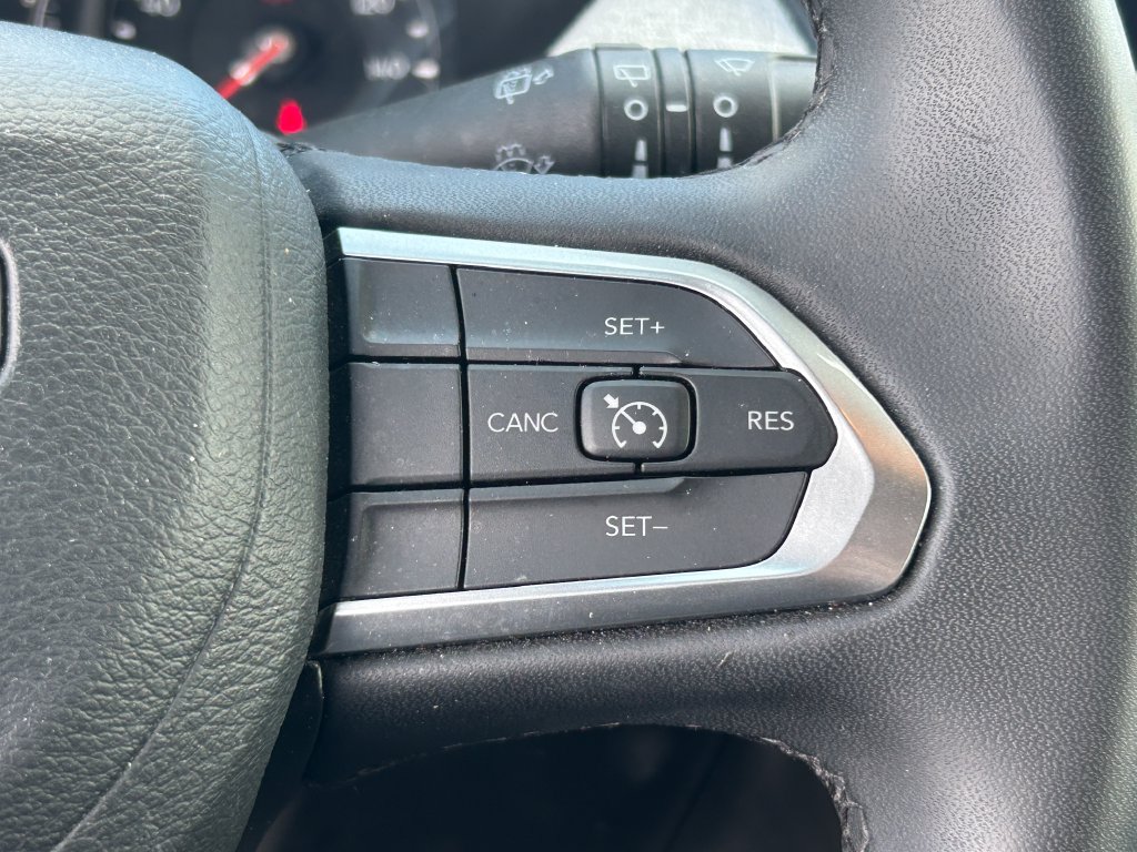 Used 2024 Jeep Compass Latitude AWD/4WD image 18