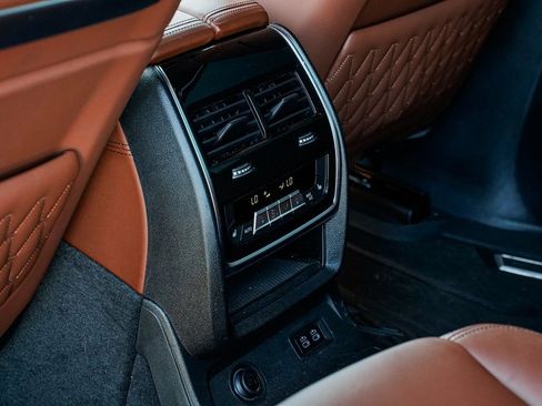 Certified 2025 BMW X7 M60i image 20