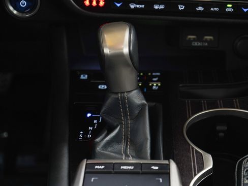 Used 2020 Lexus RX 450h AWD w/ Luxury Package image 17