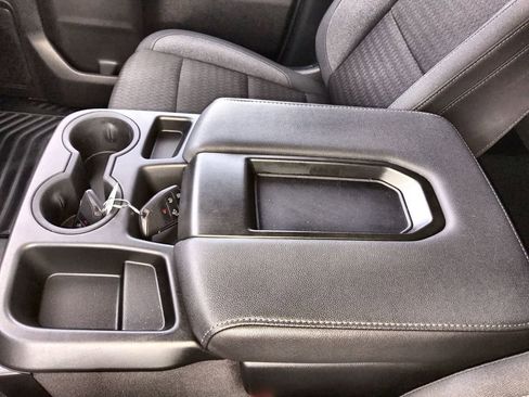 Used 2025 Chevrolet Silverado 2500 Custom w/ Custom Value Package image 19