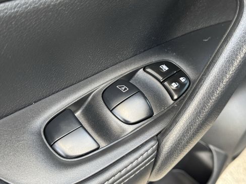 Certified 2021 Nissan Rogue Sport SV image 23