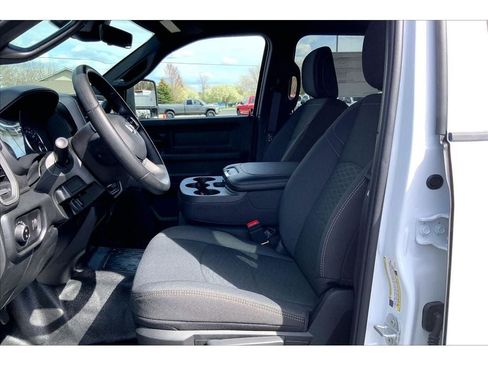 New 2026 RAM 3500 Tradesman w/ Chrome Appearance Group A AWD/4WD image 9