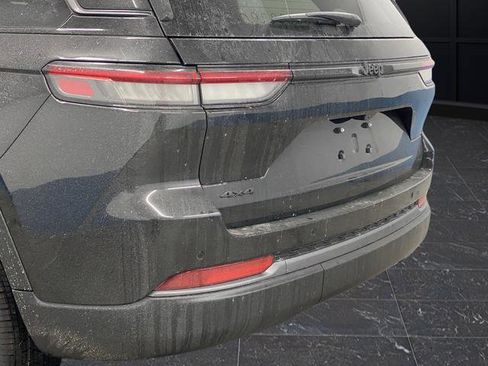 New 2026 Jeep Grand Cherokee Altitude image 36