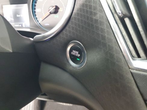 Used 2017 Chevrolet Malibu LT image 22