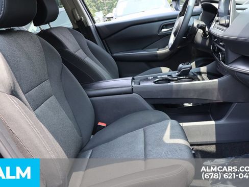 Used 2024 Nissan Rogue SV FWD image 27