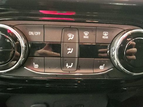 Used 2025 Chevrolet Trax ACTIV w/ Driver Confidence Package image 34