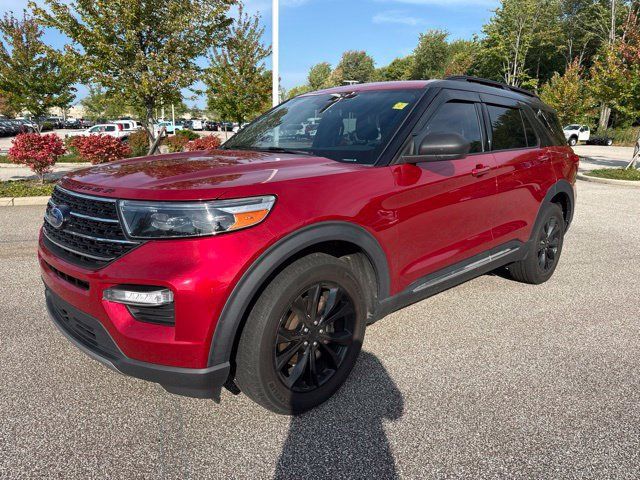 Used 2020 Ford Explorer XLT w/ Equipment Group 202A AWD/4WD image 3