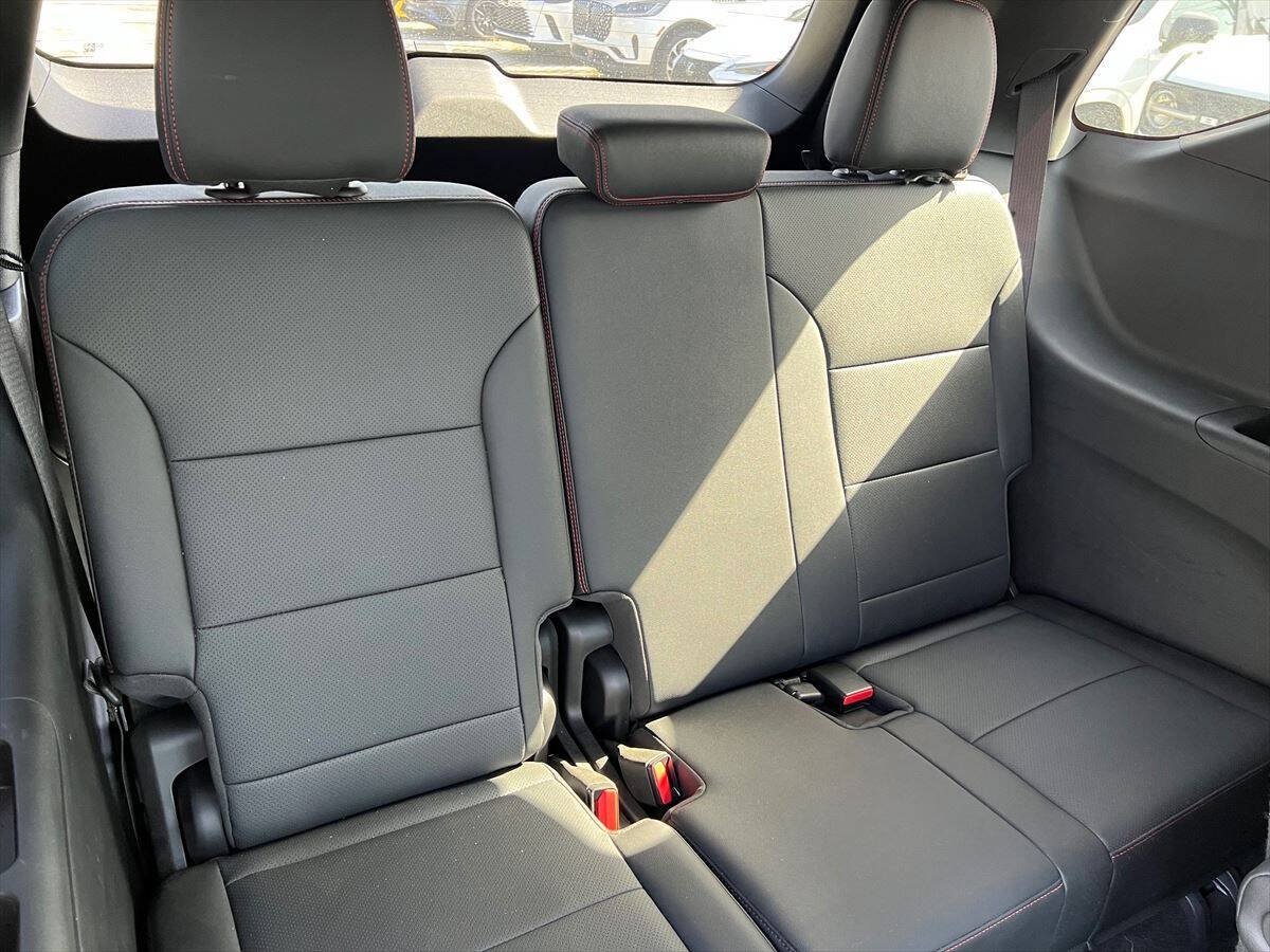 Used 2024 Chevrolet Traverse RS AWD/4WD image 10