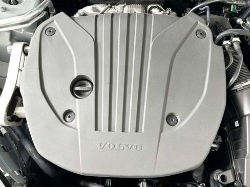 Used 2025 Volvo XC60 B5 Plus w/ Protection Package Premier image 27