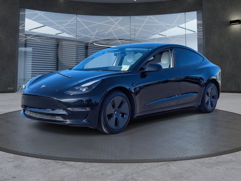 Used 2022 Tesla Model 3 Long Range image 2
