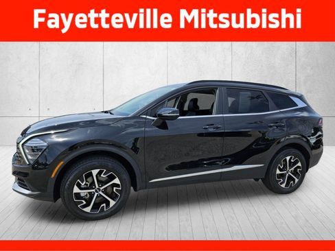 Used 2025 Kia Sportage EX w/ Premium Package AWD/4WD image 3
