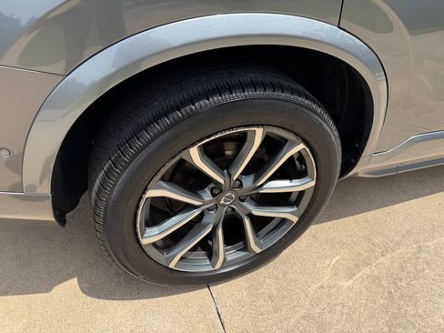 Used 2017 Volvo XC90 T6 Momentum w/ Vision Package AWD/4WD image 16