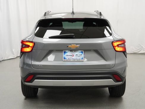 Used 2024 Chevrolet Trax LT w/ Driver Confidence Package FWD image 36