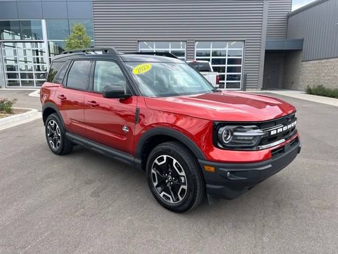 Used 2023 Ford Bronco Sport Outer Banks w/ Tech Package AWD/4WD image 3