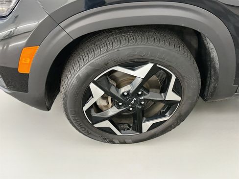 Used 2024 Kia Seltos EX image 11