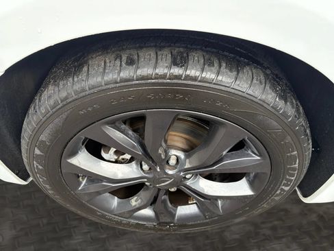 Used 2019 Chrysler Pacifica Limited w/ Advanced Safetytec Group FWD image 43
