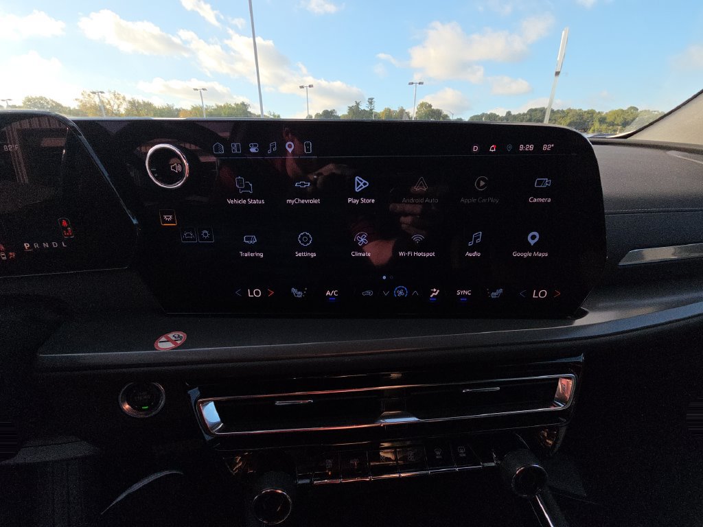 Used 2026 Chevrolet Traverse LT FWD image 10