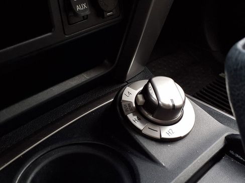 Used 2019 Toyota 4Runner SR5 Premium image 10