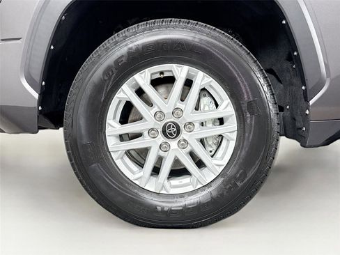 Used 2022 Toyota Tundra SR5 image 12