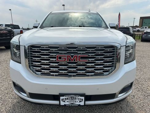 Used 2019 GMC Yukon Denali w/ Denali Ultimate Package AWD/4WD image 4