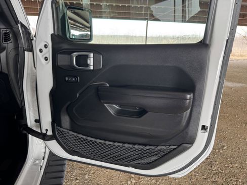 Used 2021 Jeep Wrangler Unlimited Sport image 37