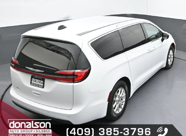 Used 2025 Chrysler Pacifica Select FWD image 22