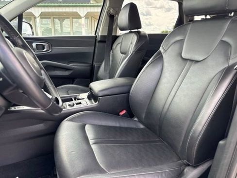Used 2024 Kia Sorento S FWD image 19