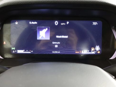 Used 2024 Jeep Grand Cherokee Laredo X RWD image 11