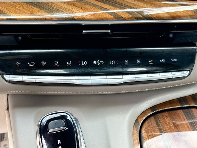 Used 2024 Cadillac Escalade Sport Platinum AWD/4WD image 38