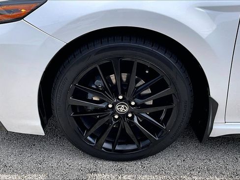 Used 2021 Toyota Camry XSE FWD image 11