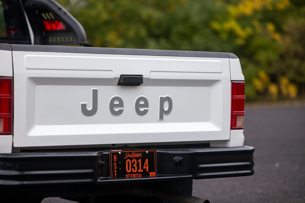 Used 1988 Jeep Comanche Pioneer AWD/4WD image 23