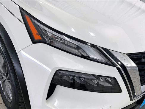 Used 2023 Nissan Rogue S image 32