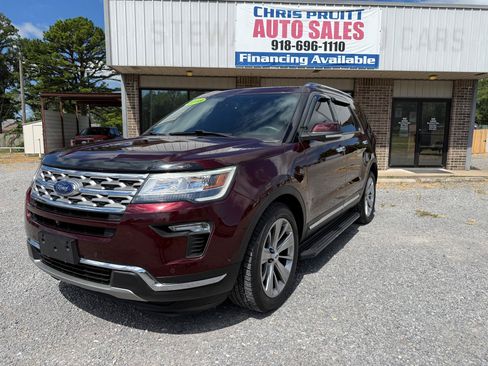 Used 2018 Ford Explorer Limited w/ Equipment Group 301A AWD/4WD image 3