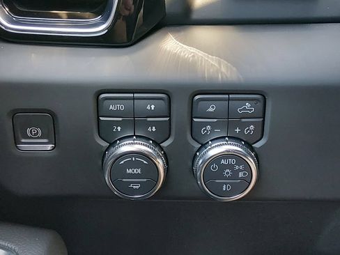 Used 2023 GMC Sierra 1500 Denali w/ Denali Reserve Package AWD/4WD image 21
