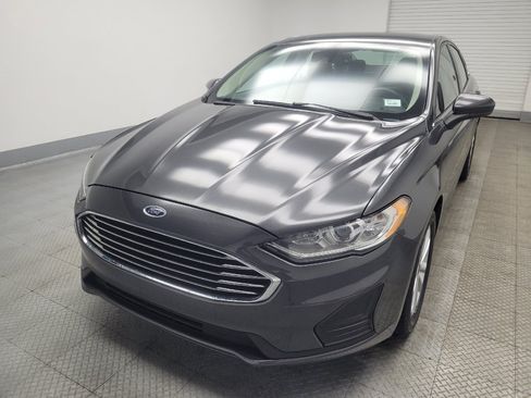 Used 2019 Ford Fusion SE FWD image 15