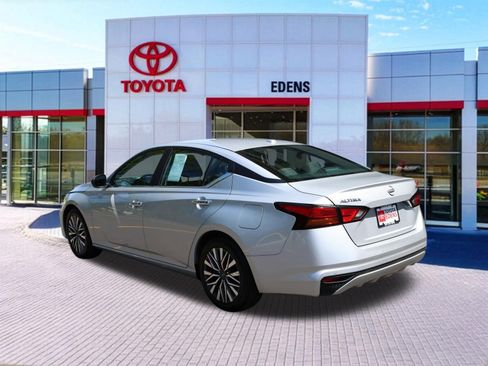 Used 2024 Nissan Altima 2.5 SV FWD image 7