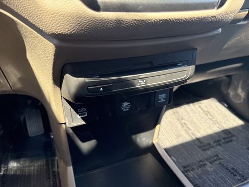 Used 2022 Honda Odyssey Elite image 30