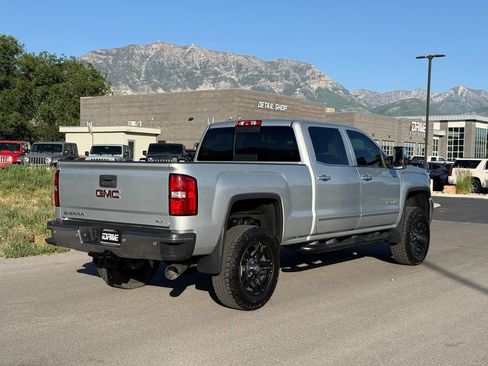 Used 2015 GMC Sierra 2500 SLT w/ Duramax Plus Package AWD/4WD image 9