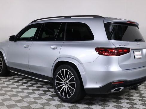 Used 2025 Mercedes-Benz GLS 450 4MATIC image 5