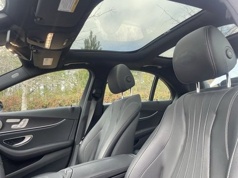 Used 2022 Mercedes-Benz E 350 Sedan image 3