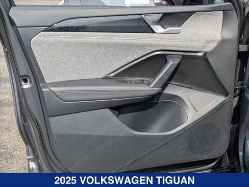 Certified 2025 Volkswagen Tiguan S AWD/4WD image 10