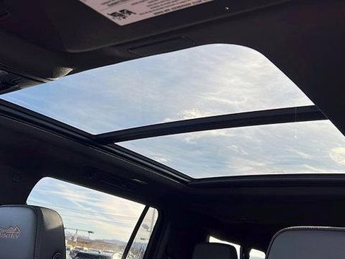 New 2026 Chevrolet Suburban High Country image 35