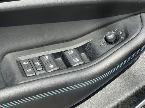 Used 2023 Jeep Grand Cherokee Trailhawk AWD/4WD image 18