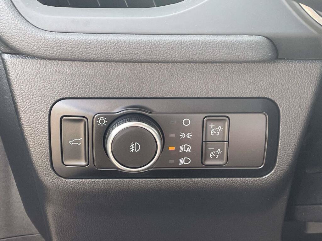 Used 2025 Ford Escape Platinum AWD/4WD image 33