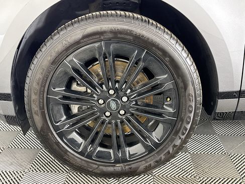 Used 2024 Land Rover Range Rover Evoque Dynamic SE image 37