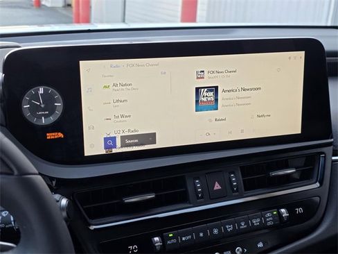 Certified 2023 Lexus ES 300h Ultra Luxury w/ Accessory Package (Z2) image 21