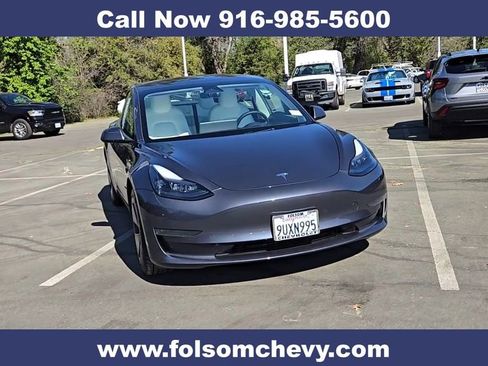 Used 2023 Tesla Model 3 Standard Range image 3