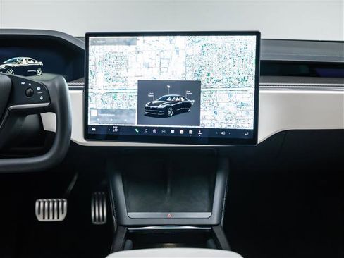 Used 2022 Tesla Model S Plaid image 28